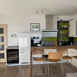 Penthouse Mit Balkon In Zentraler Lage In Διαμέρισμα