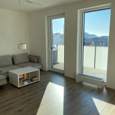 Penthouse Mit Balkon In Zentraler Lage In Appartamento *
