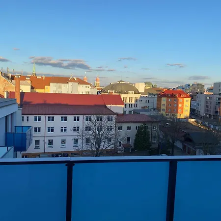 Penthouse Mit Balkon In Zentraler Lage In Пльзень