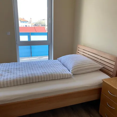 Penthouse Mit Balkon In Zentraler Lage In *