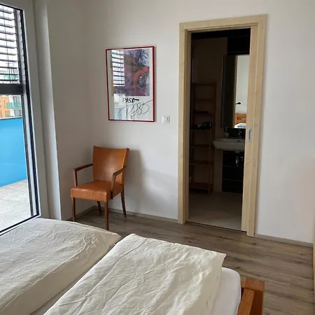 Penthouse Mit Balkon In Zentraler Lage In Lägenhet Plzeň