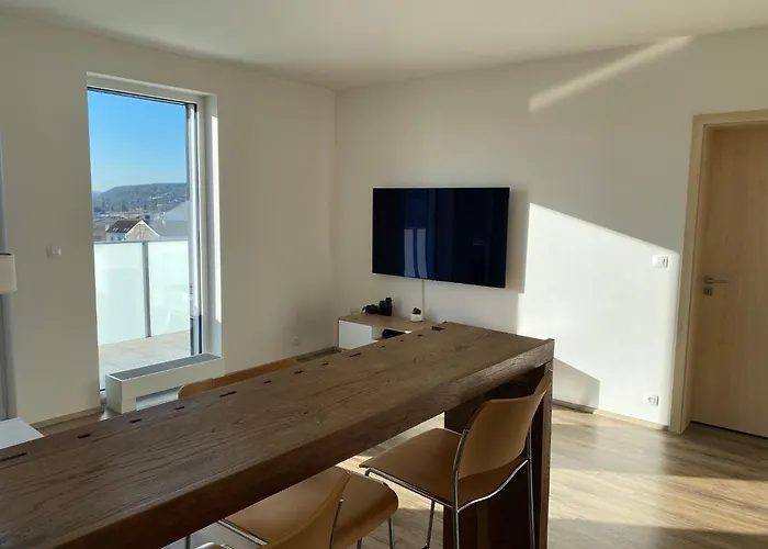 Penthouse Mit Balkon In Zentraler Lage In Apartment Plzen