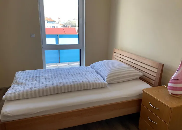 Penthouse Mit Balkon In Zentraler Lage In *