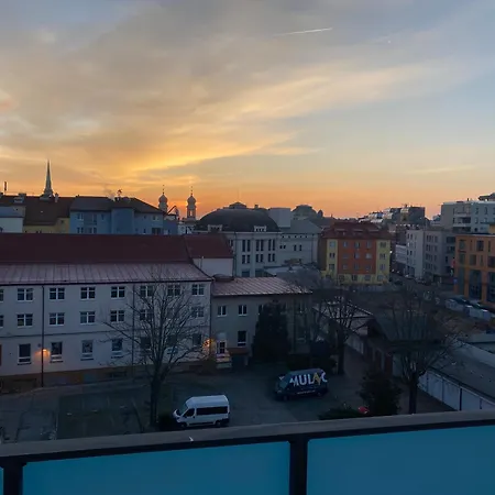 Penthouse Mit Balkon In Zentraler Lage In *